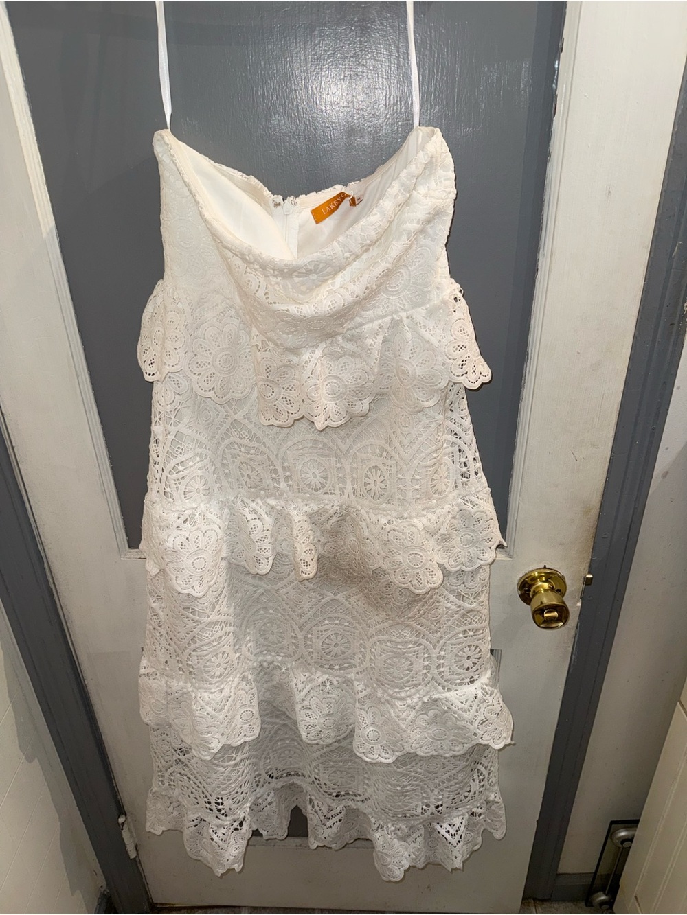 LAKEYO White Lace Tiered Spaghetti Strap Dress - M